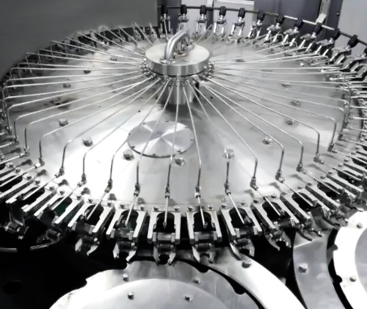 Isobaric cold filling 3-in-1 machine